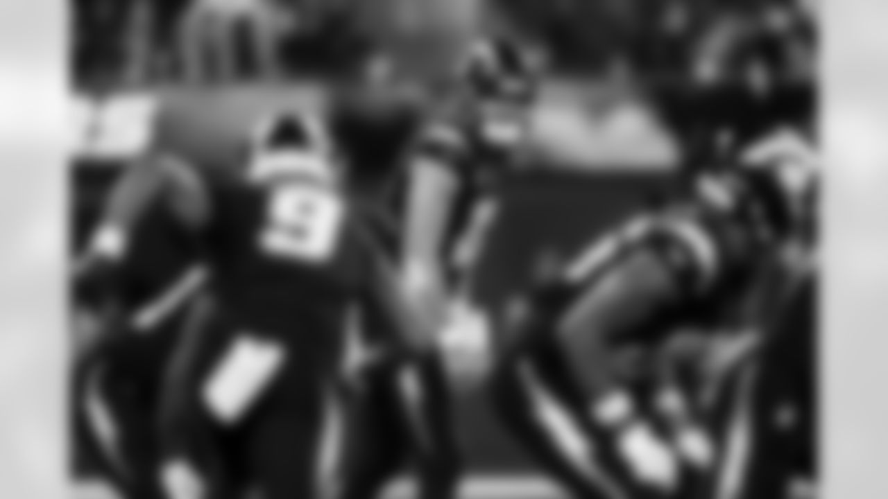 QB Justin Herbert (10)