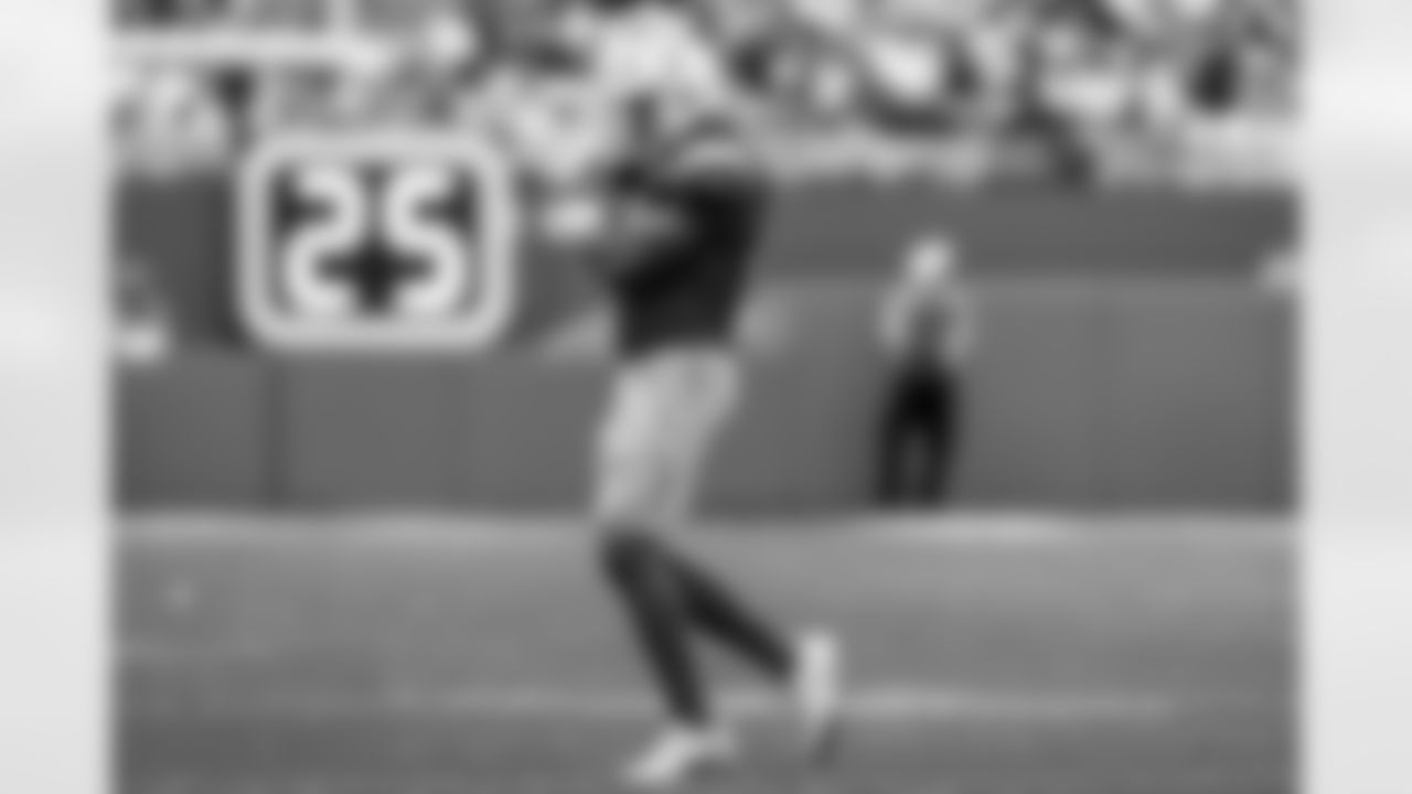 Take a look back at the best photos of the Chargers best celebrations of the 2025 season.