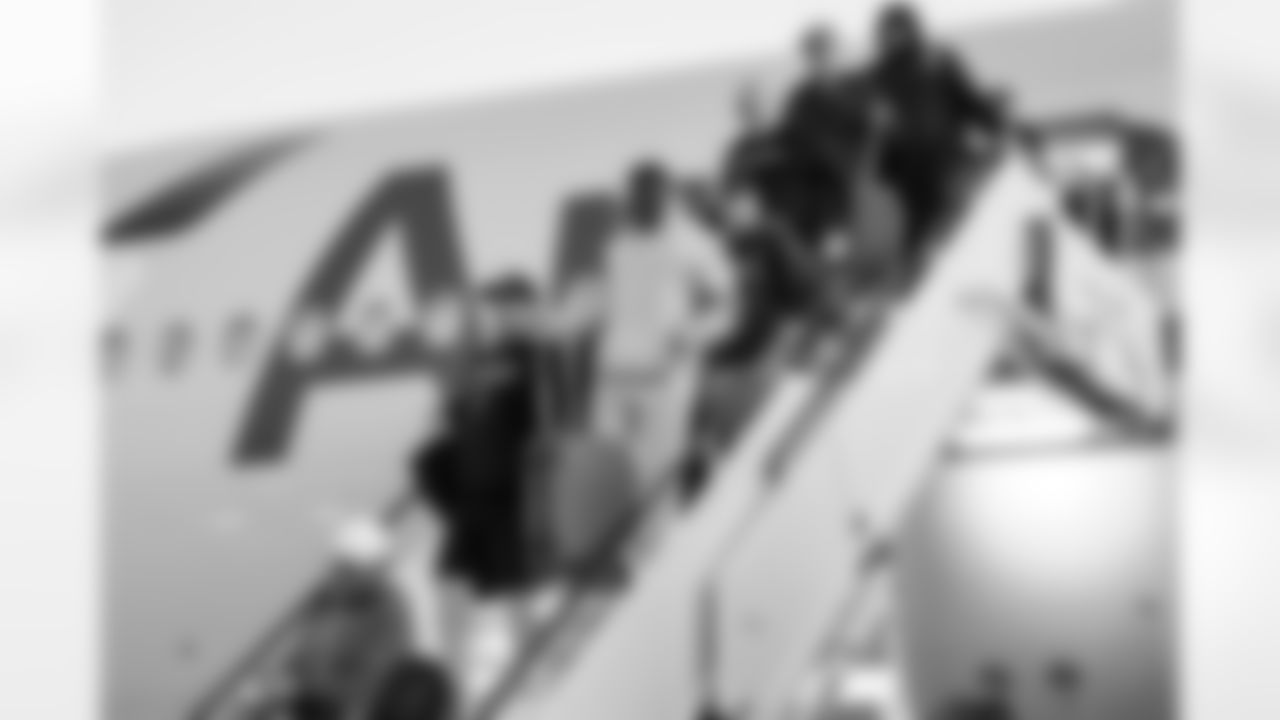 Los Angeles Chargers OLB Khalil Mack (52) travels to Dallas on Saturday, Dec. 20, 2025 for the Week 16 regular season matchup against the Dallas Cowboys.