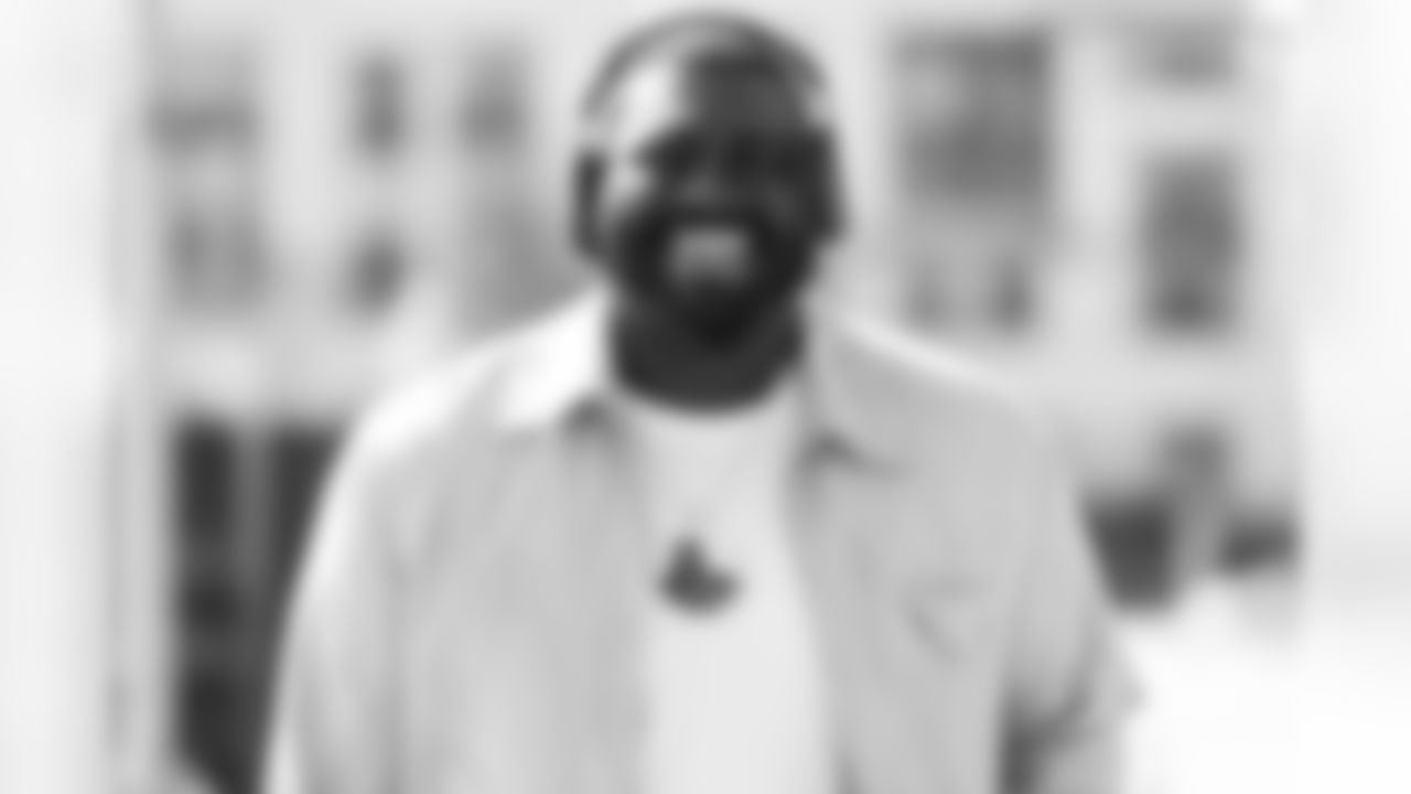 G Mekhi Becton (73)