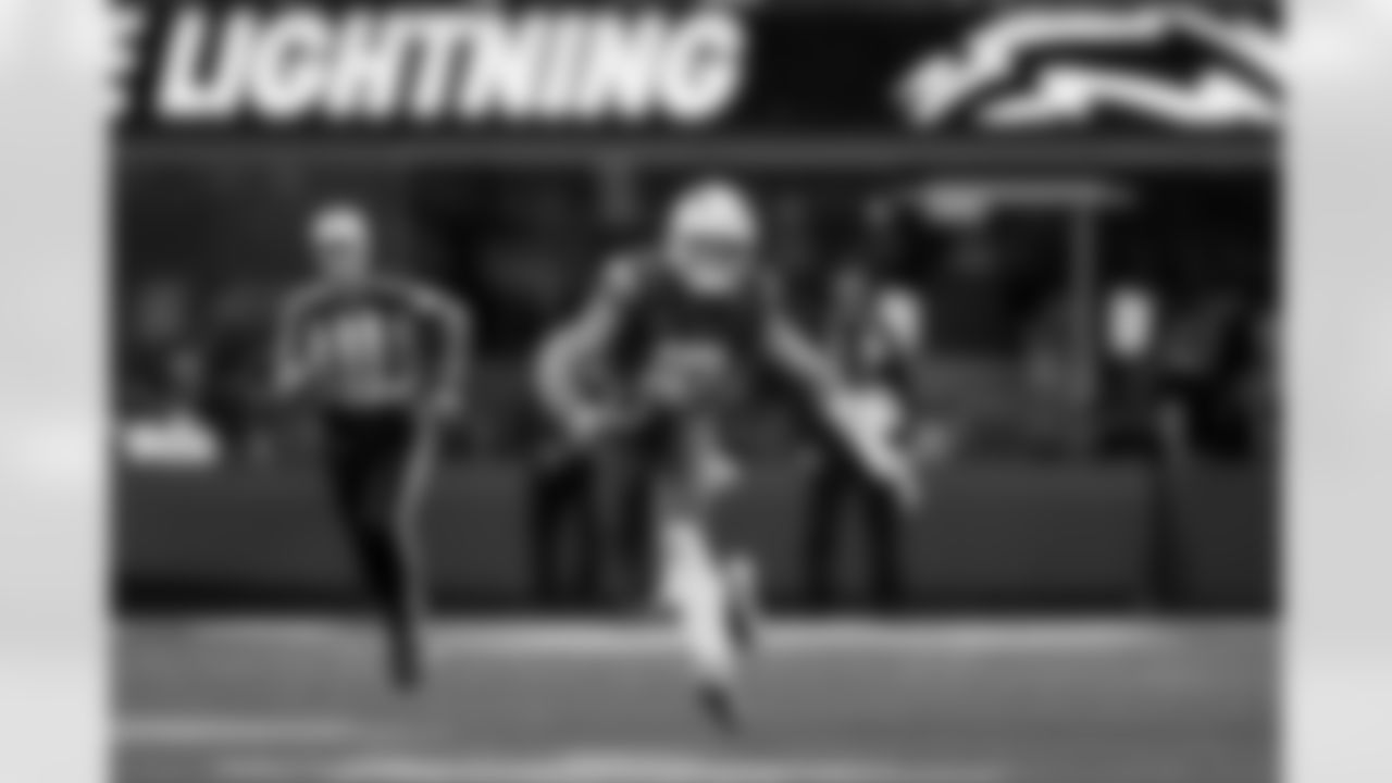 QB Justin Herbert (10)