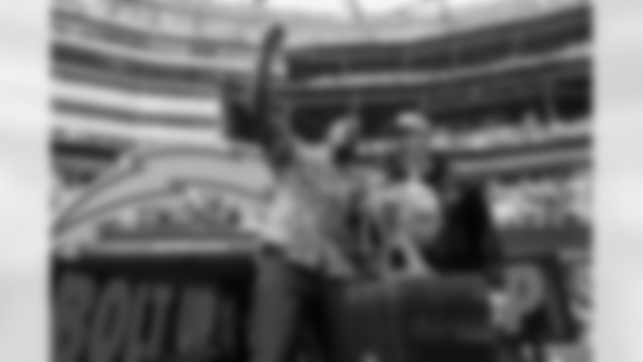 The Los Angeles Chargers play the Las Vegas Raiders on Sunday, September 8, 2024 at SoFi Stadium in Inglewood, CA.
[FINAL SCORE: LAC 22 - LV 10]