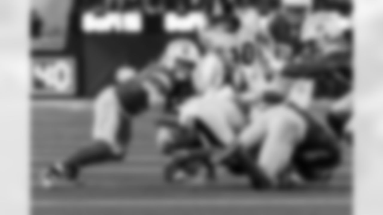 Check out the best shots from the Chargers Week 10 matchup against the Steelers!