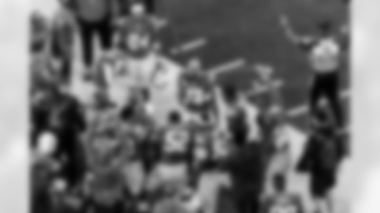 Check out the best shots from the Chargers Week 10 matchup against the Steelers!