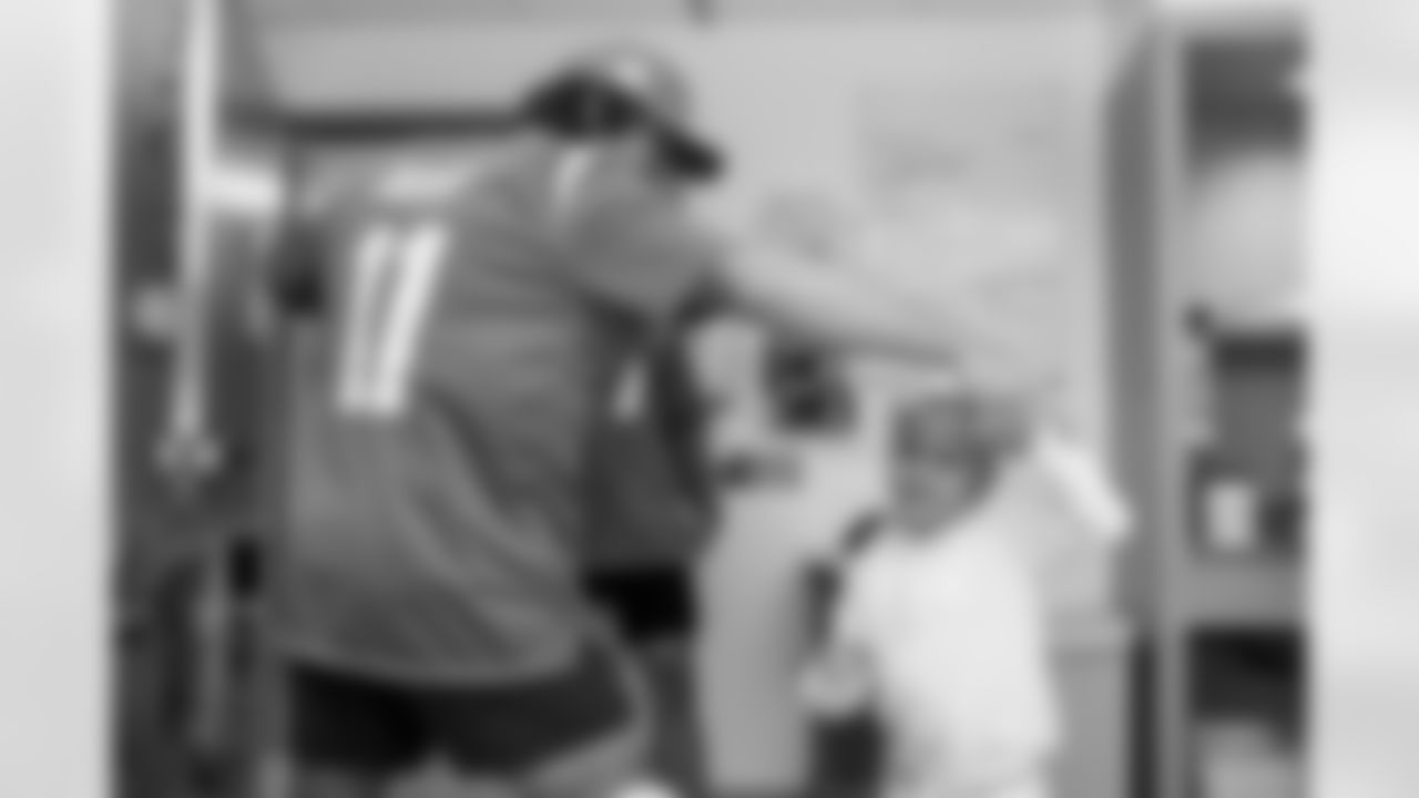 The Los Angeles Chargers visit with patients and staff on Wednesday, May 7, 2025 at UCLA Health Childrenís Hospital in Westwood, CA.