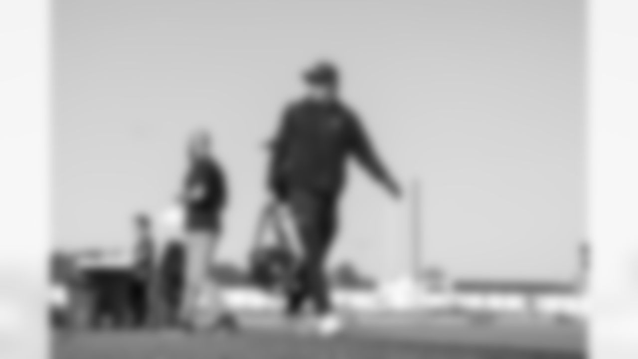 QB Justin Herbert (10)