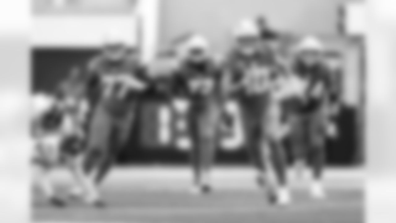 QB Justin Herbert (10)