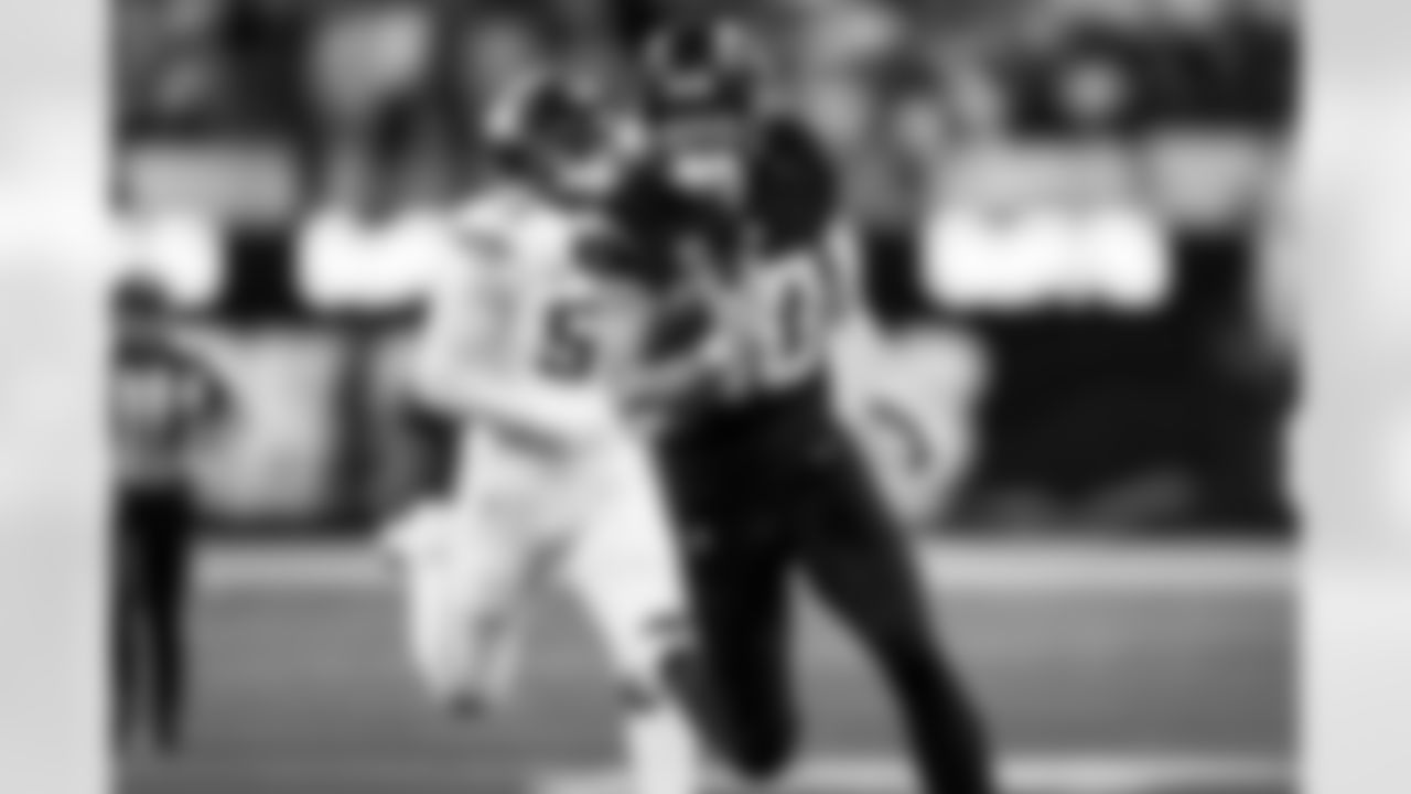 Take a look back at the best photos of Justin Herbert's 2025 campaign.