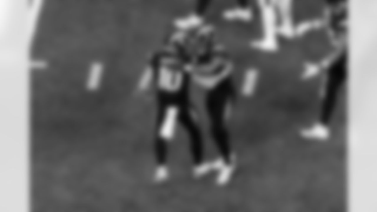 Check out the best shots from the Chargers Week 8 matchup against the Vikings!