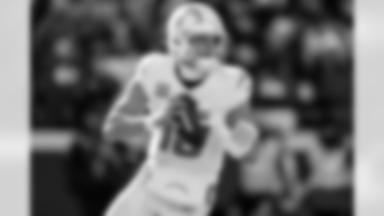 QB Justin Herbert (10)