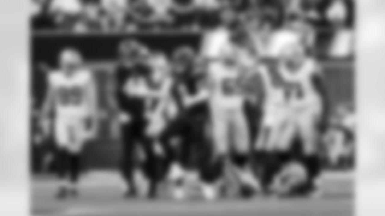 LB Daiyan Henley (0)