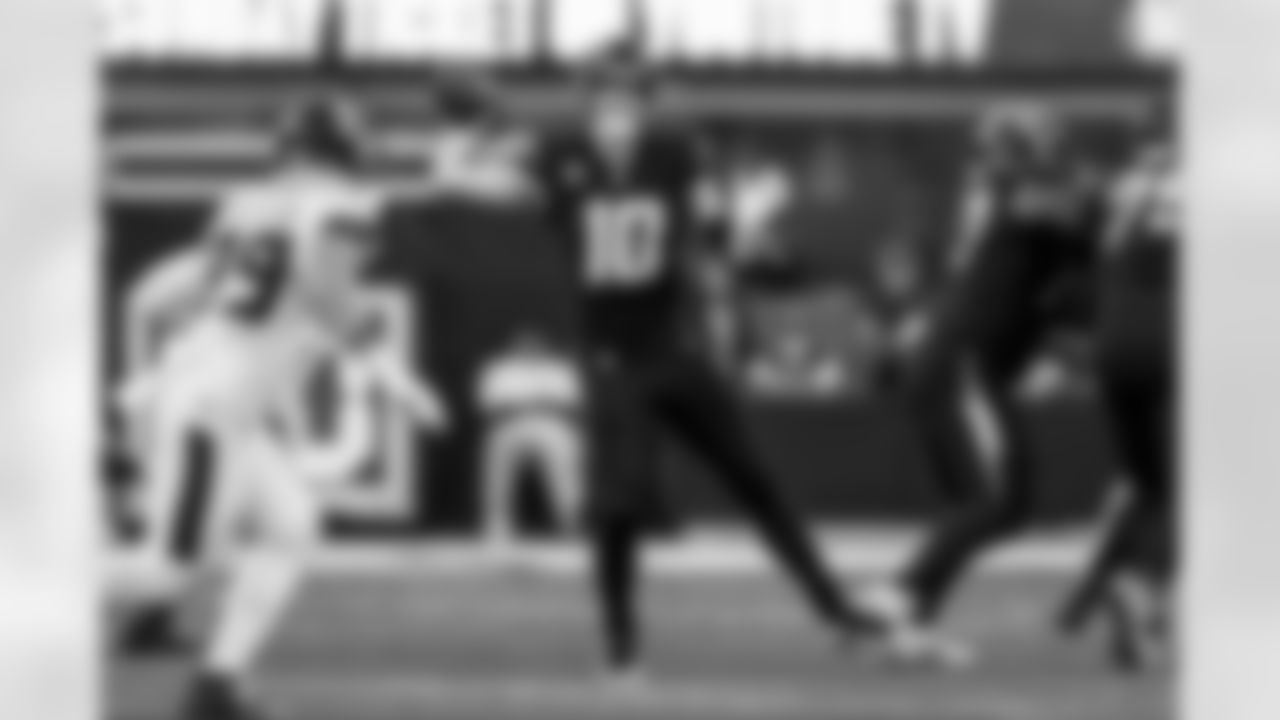 Check out the best shots from the Chargers Week 17 matchup against the Texans!