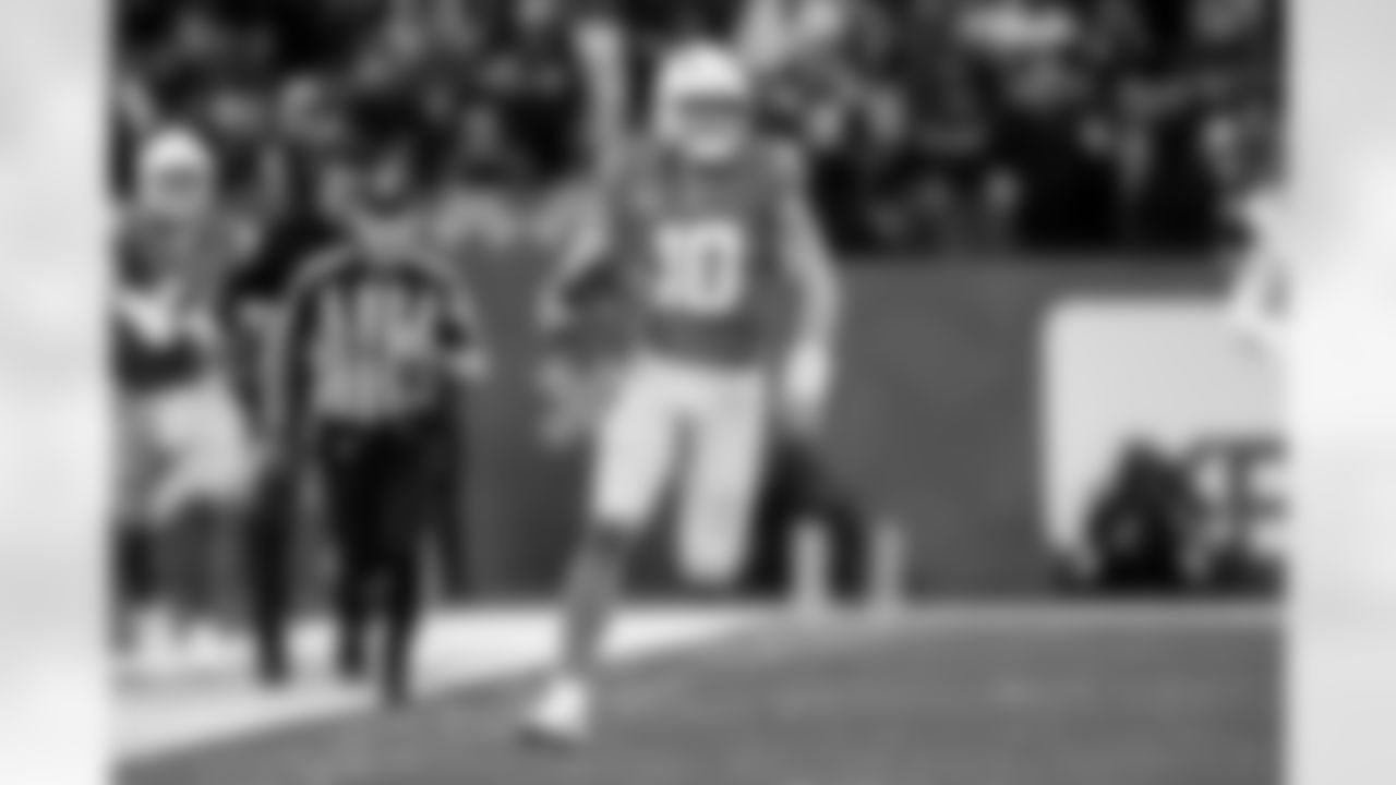 QB Justin Herbert (10)