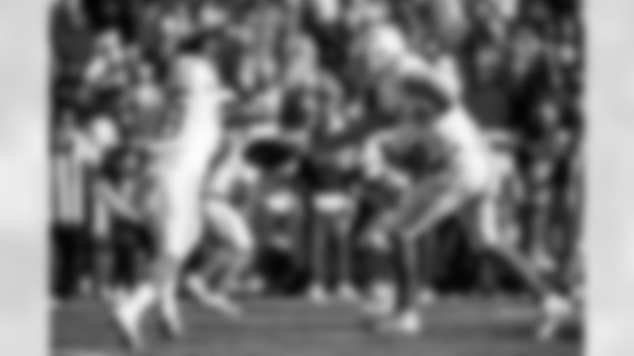 Check out the best shots from the Chargers Week 15 matchup against the Chiefs!