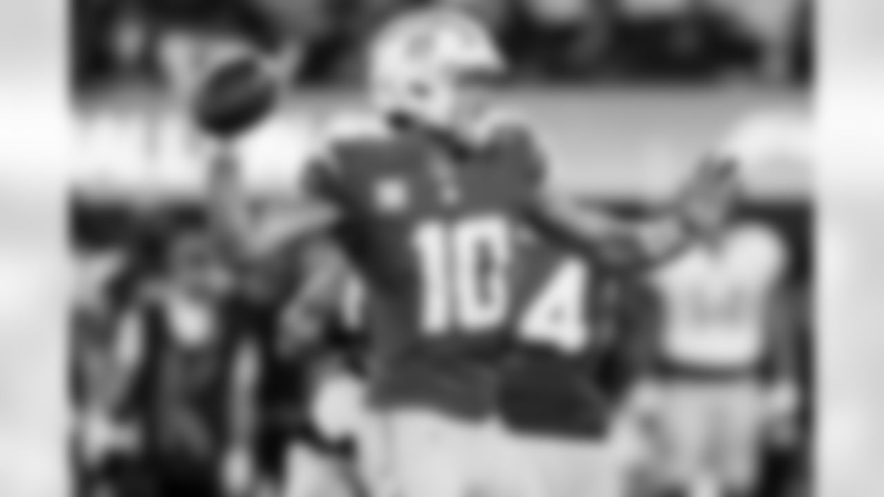 Check out the best shots from the Chargers Week 10 matchup against the Steelers!