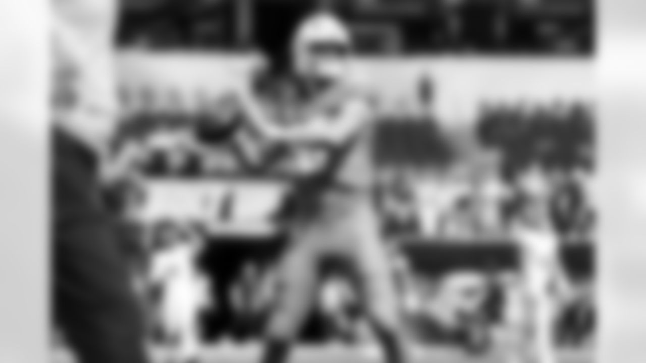 QB Justin Herbert (10)
