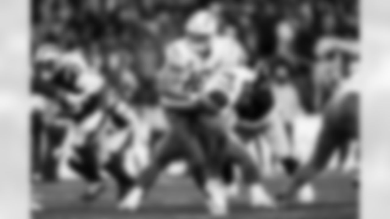 QB Justin Herbert (10)