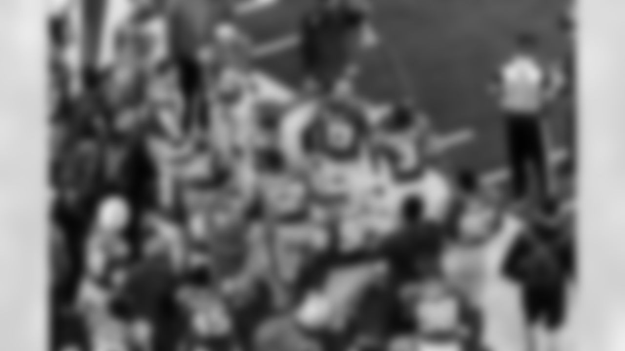 Check out the best shots from the Chargers Week 10 matchup against the Steelers!