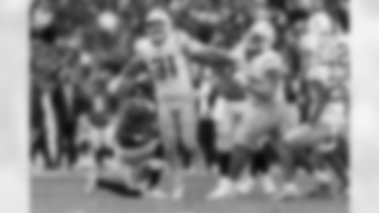 The Los Angeles Chargers play the Denver Broncos on Sunday, December 31, 2023 at Empower Field at Mile High in Denver, CO.
[FINAL SCORE: DEN 16 - LAC 9]