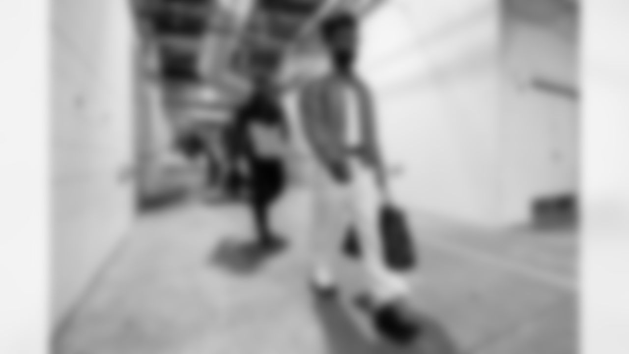 Check out the best shots from the Chargers Week 9 matchup against the Titans!