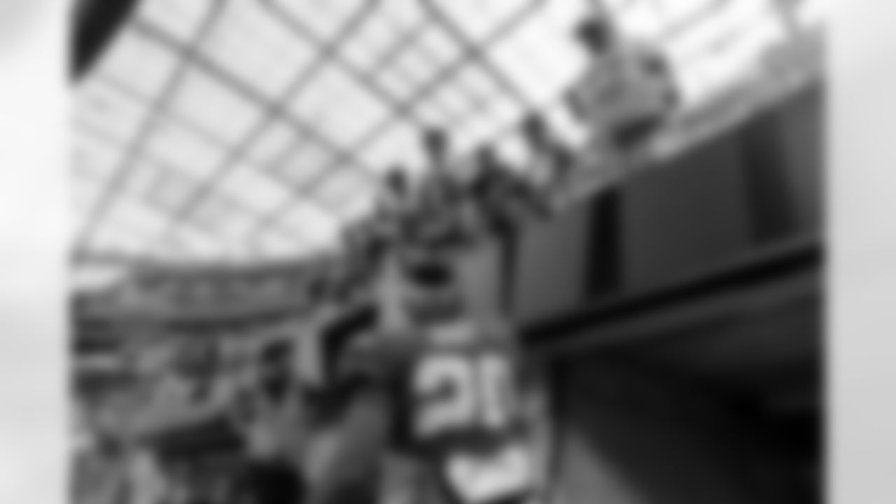 The Los Angeles Chargers play the Las Vegas Raiders on Sunday, September 8, 2024 at SoFi Stadium in Inglewood, CA.
[FINAL SCORE: LAC 22 - LV 10]