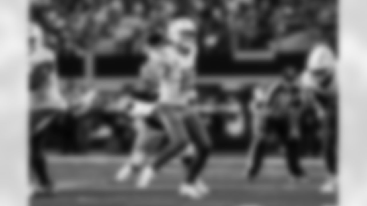 QB Justin Herbert (10)