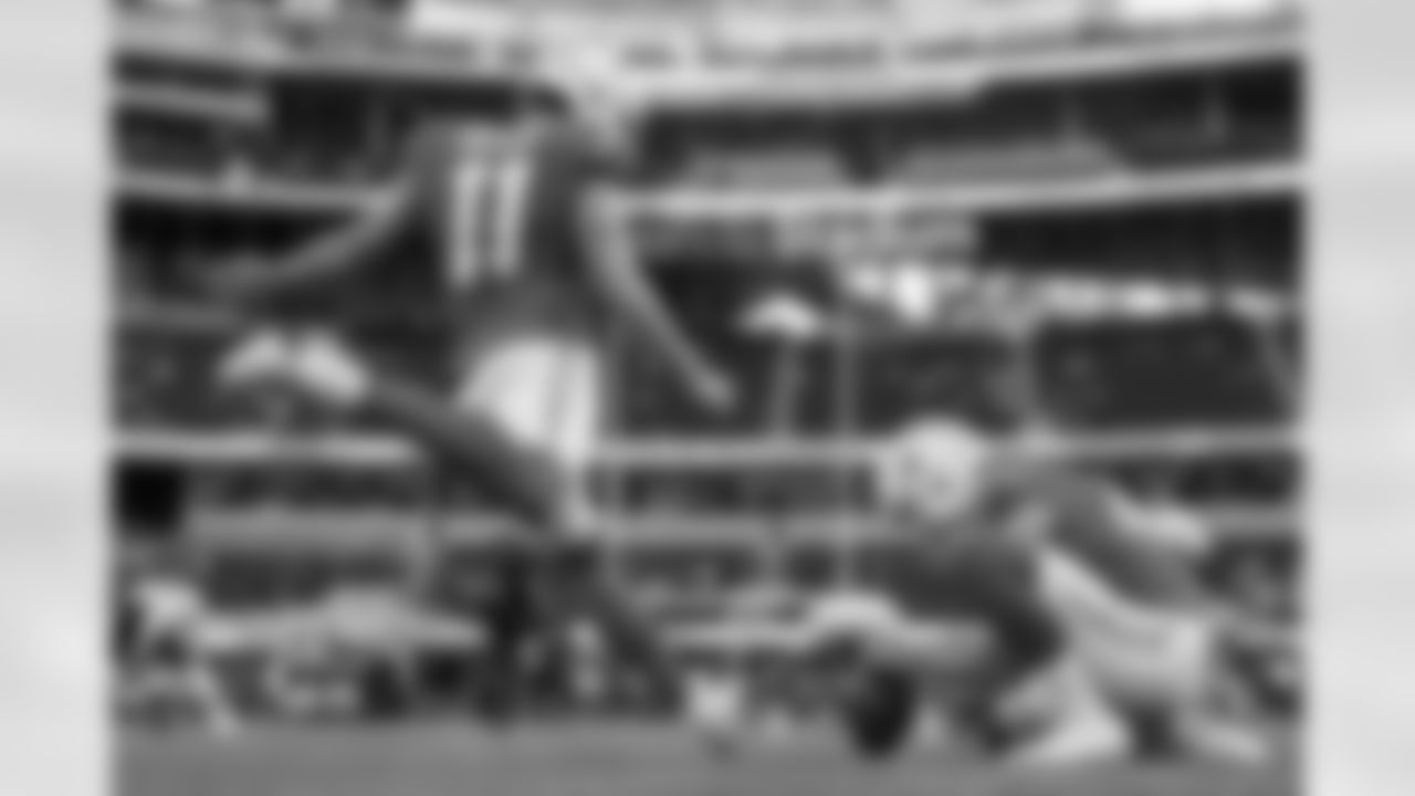 The Los Angeles Chargers play the Chicago Bears on Sunday, October 29, 2023 at SoFi Stadium in Inglewood, CA.
[FINAL SCORE: LAC 30 - CHI 13]