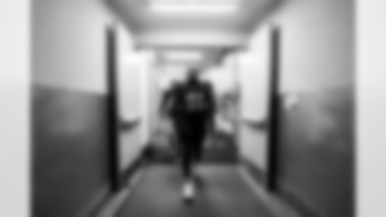 DL Da'Shawn Hand (91)