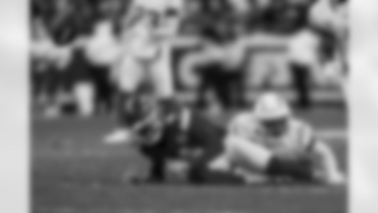 Check out the best shots from the Chargers Week 15 matchup against the Chiefs!