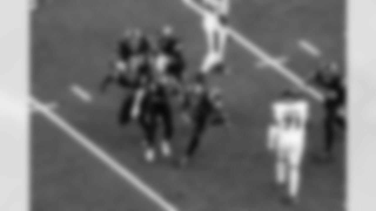 S Derwin James Jr. (3), S Tony Jefferson (23), CB Cam Hart (20), DL Da'Shawn Hand (91) and CB Donte Jackson (26)