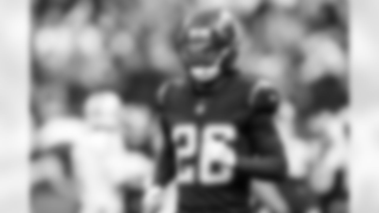 CB Donte Jackson (26)