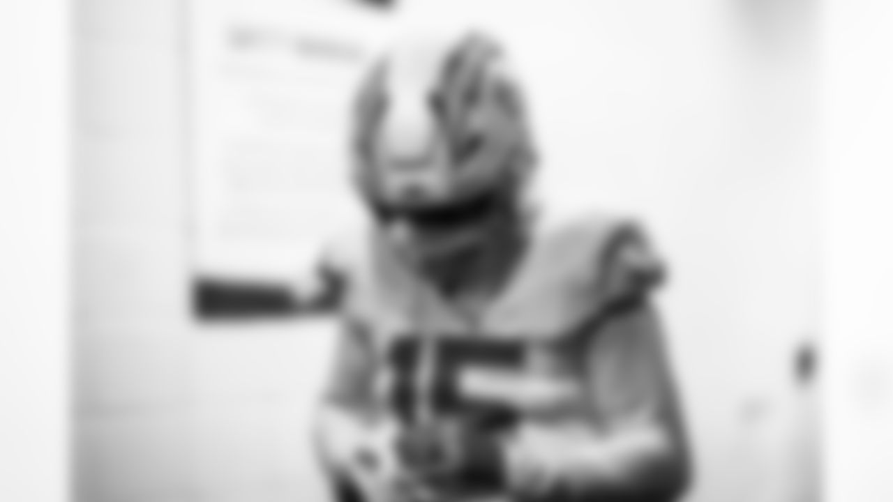 WR Ladd McConkey (15)