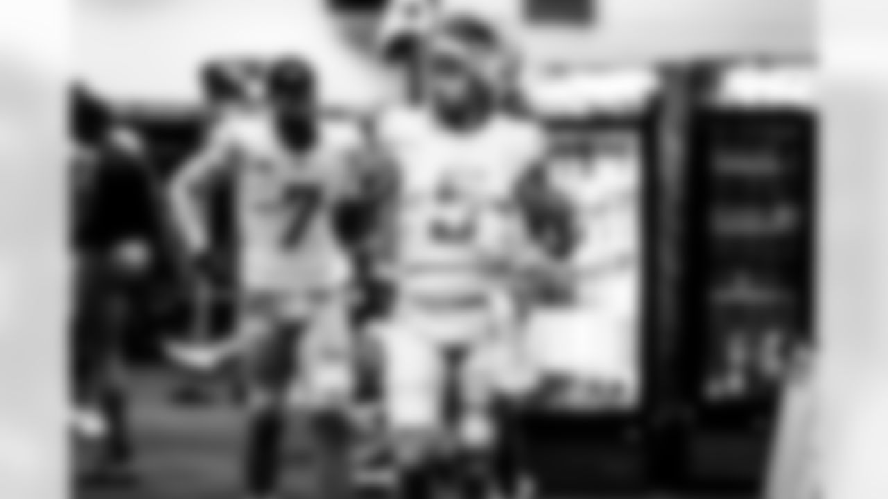 QB DJ Uiagalelei (7) and QB Trey Lance (5)