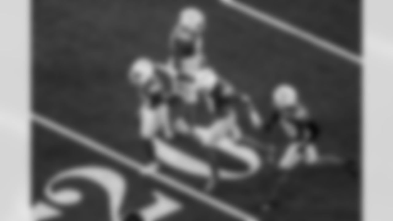 S RJ Mickens (27), S Derwin James Jr. (3) and CB Cam Hart (20)