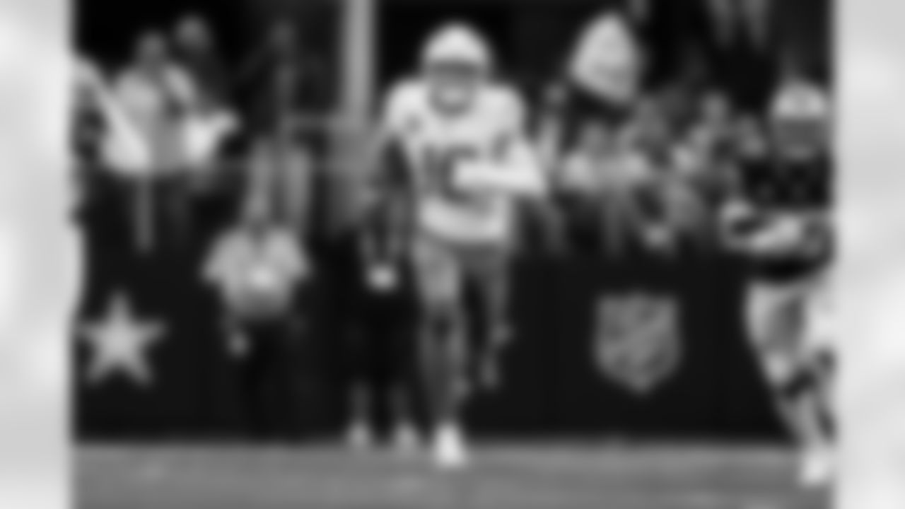 QB Justin Herbert (10)