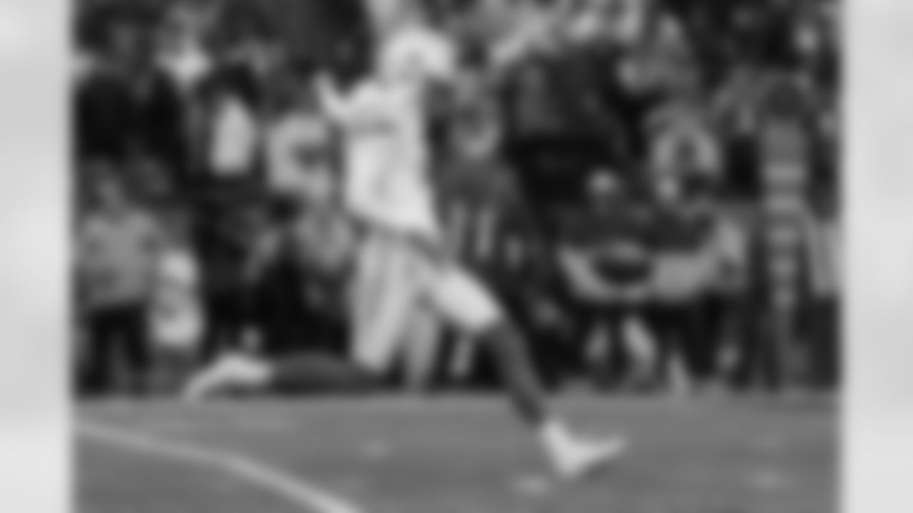 The Los Angeles Chargers play the New England Patriots on Sunday, December 3, 2023 at Gillette Stadium in Foxborough, MA.
[FINAL SCORE: LAC 6 - NE 0]