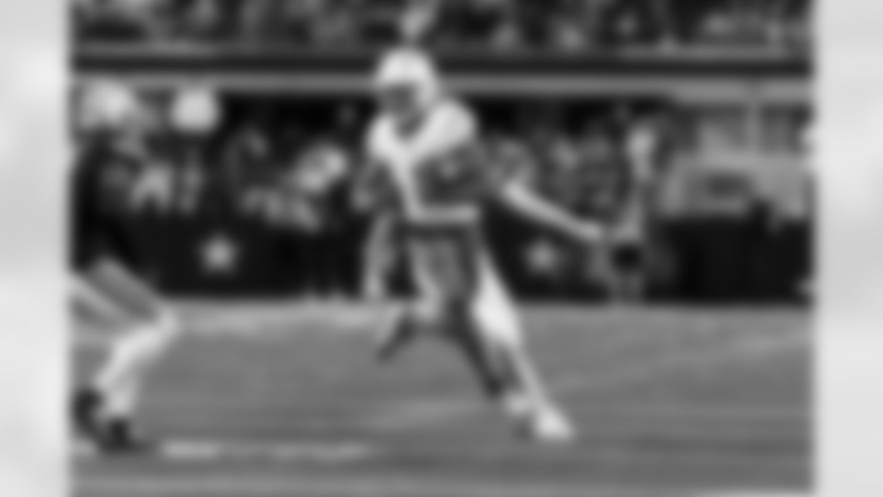 Check out the best shots from the Chargers Week 16 matchup against the Cowboys!