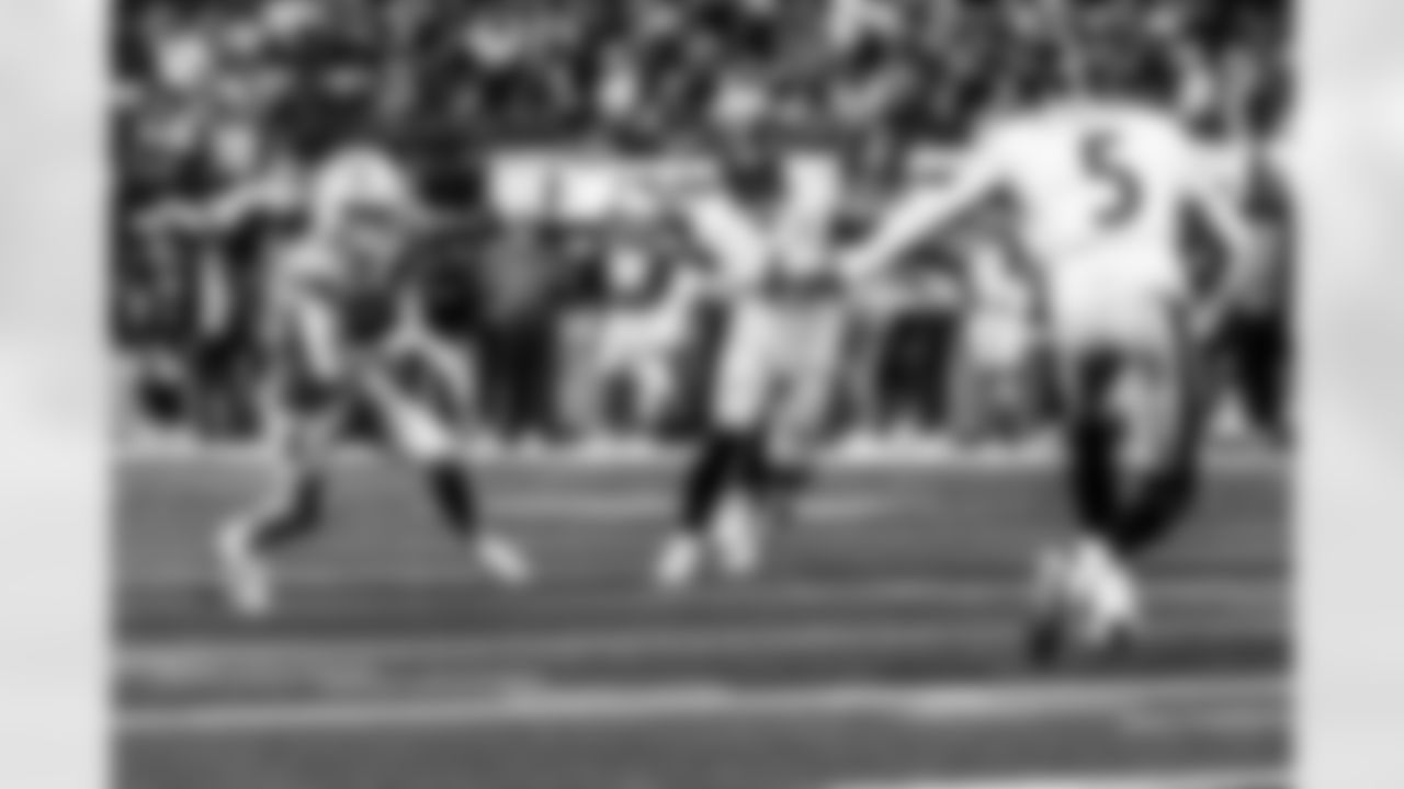 Take a look back at the Chargers Week 10 matchup with the Steelers in monochrome.