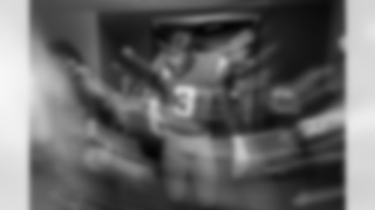 Check out the best shots from the Chargers Week 10 matchup against the Steelers!