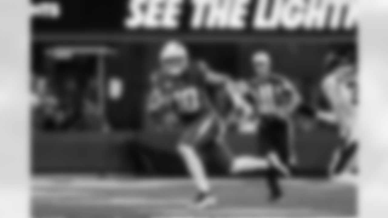 QB Justin Herbert (10)