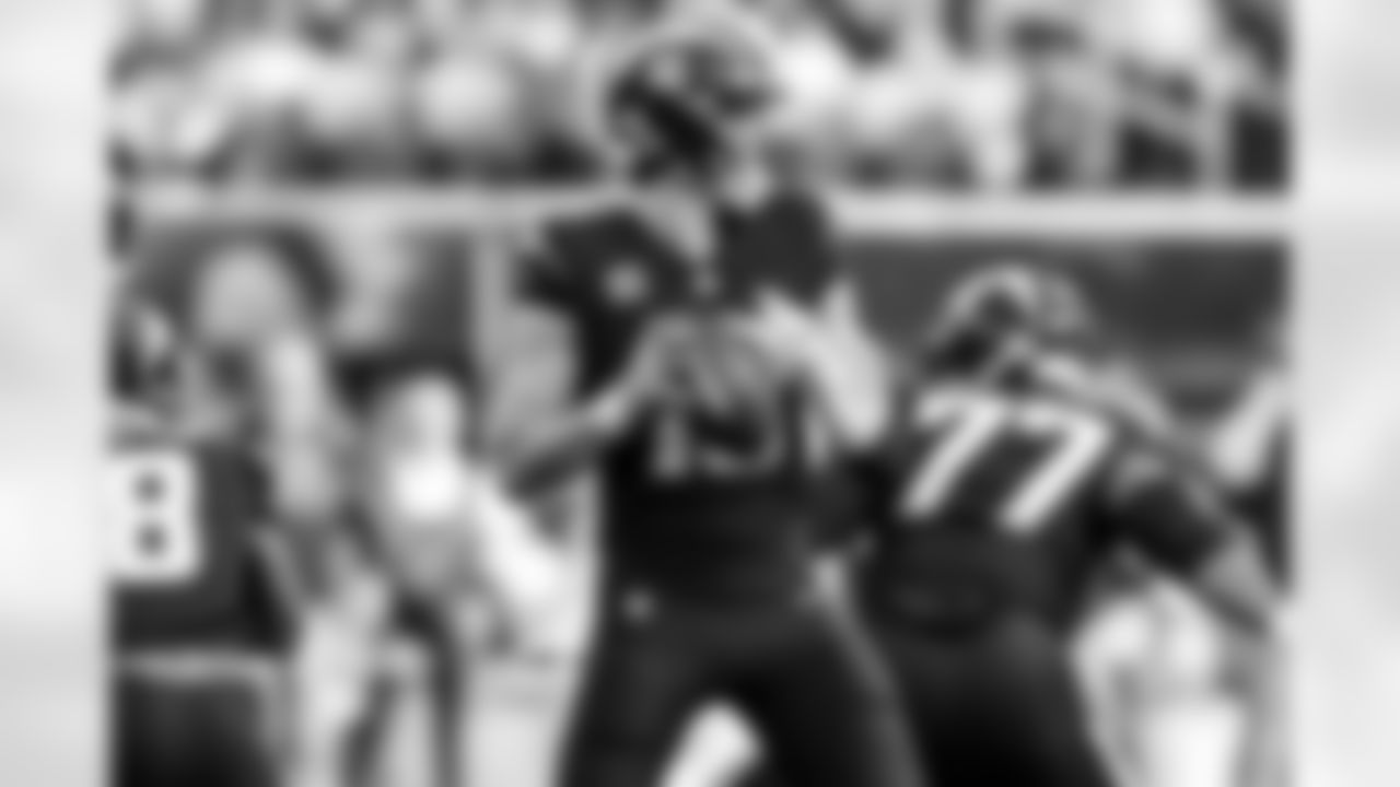 QB Justin Herbert (10)