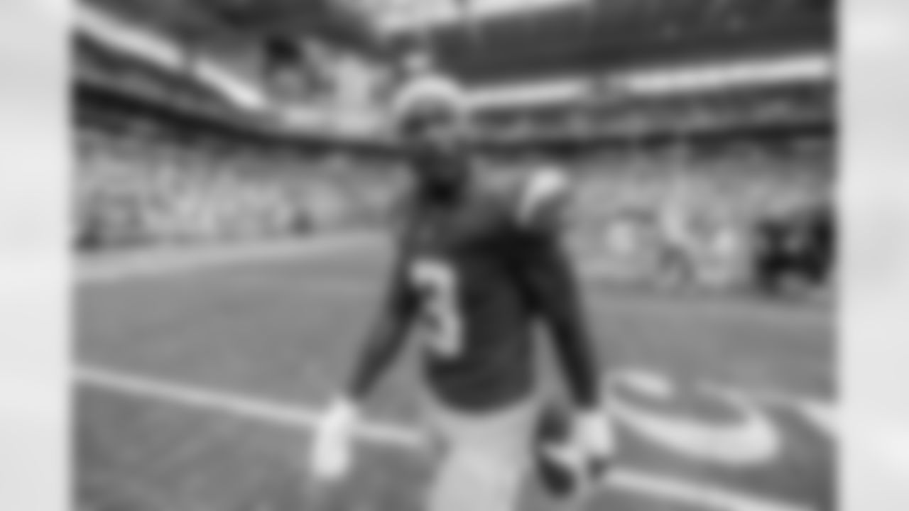 Check out the best shots from the Chargers Week 6 matchup against the Dolphins!