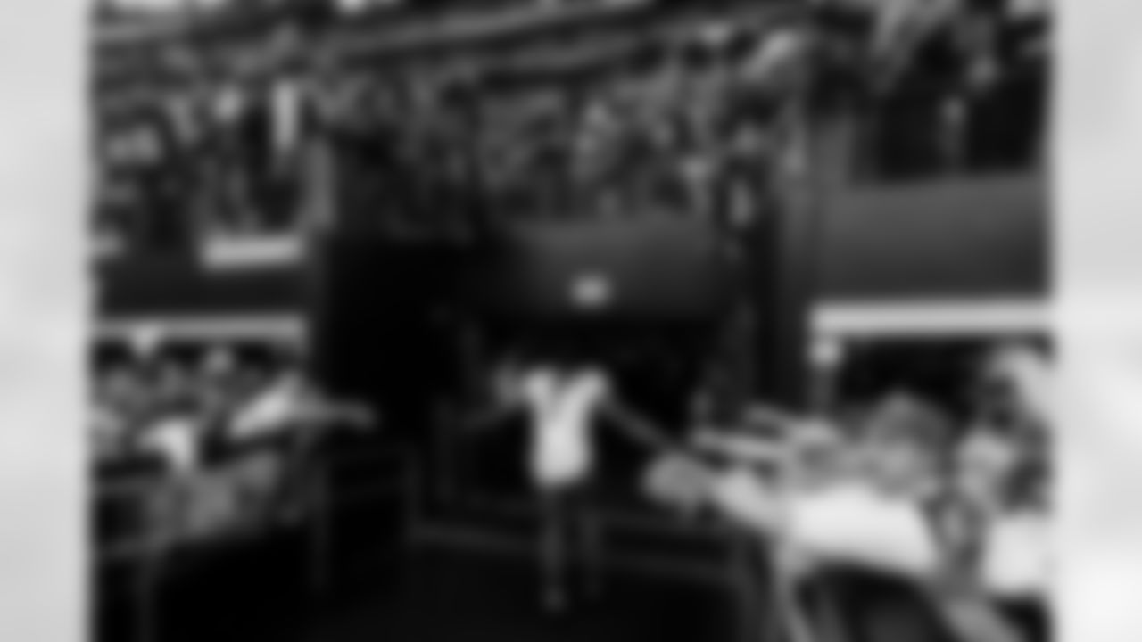 Check out the best shots from the Chargers Week 16 matchup against the Cowboys!