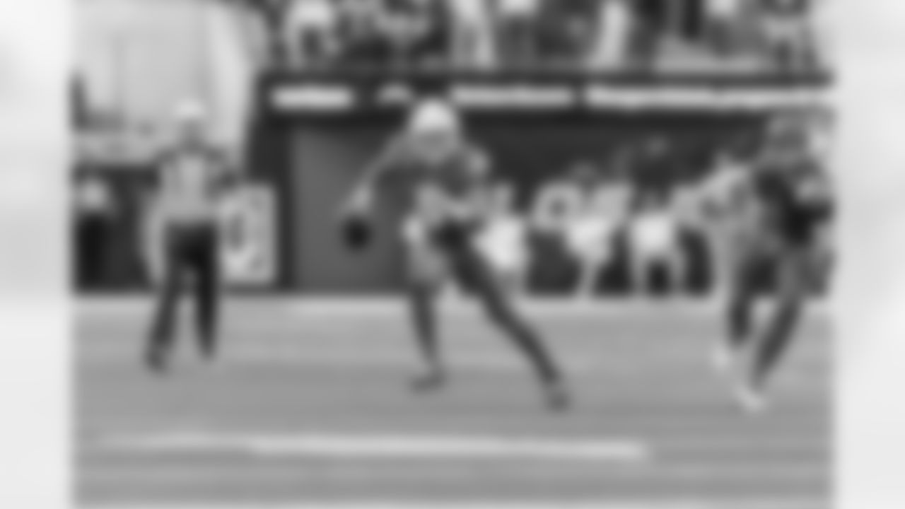 Check out the best shots from the Chargers Week 5 matchup against the Commanders!