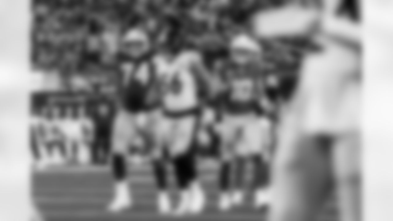 Take a look back at the best photos of Justin Herbert's 2025 campaign.