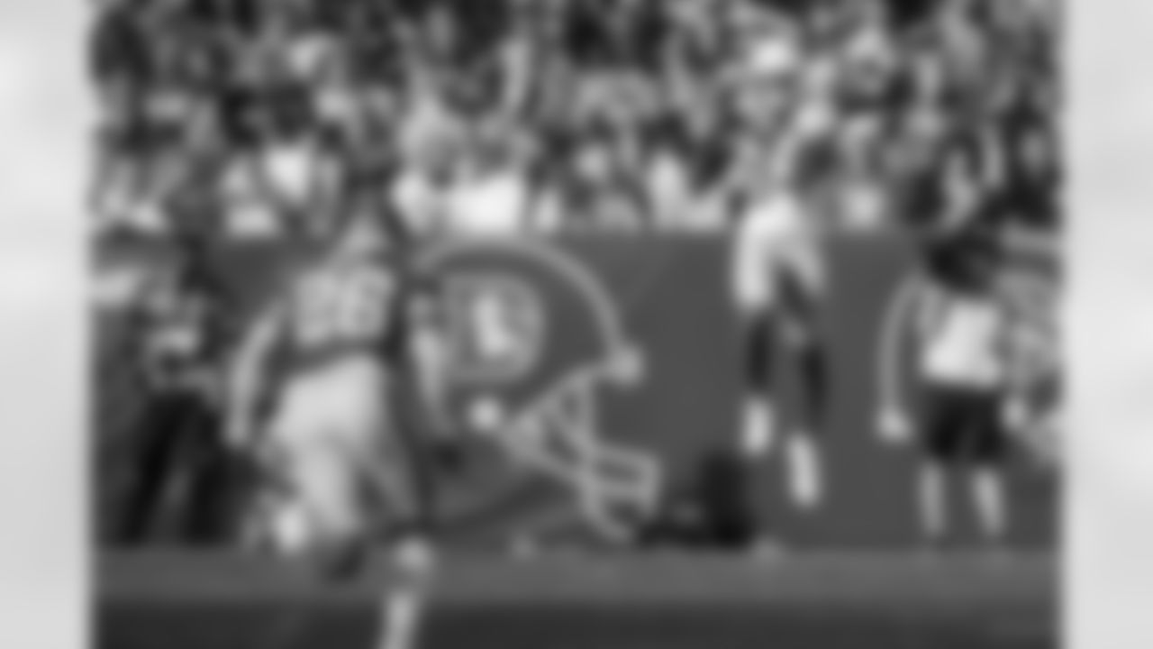 Take a look back at the best photos of the Chargers 2025 draft class in their inaugural NFL campaign.