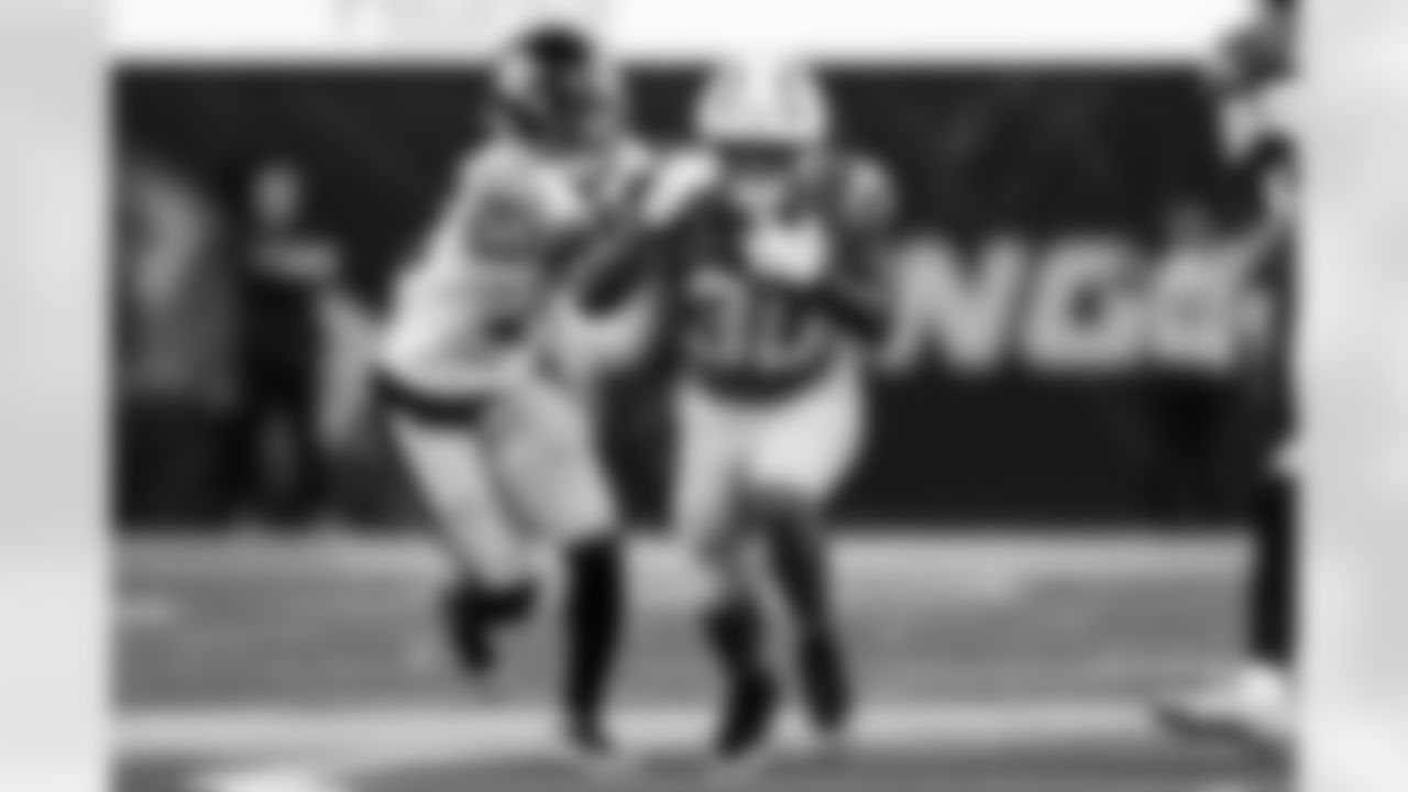 Check out the best shots from the Chargers Week 10 matchup against the Steelers!