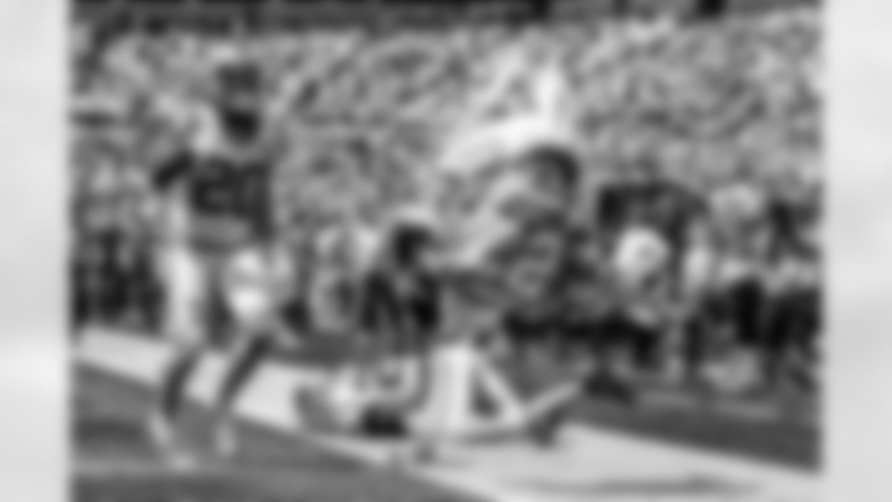 The Los Angeles Chargers play the Carolina Panthers on Sunday, September 15, 2024 at Bank of America Stadium in Charlotte, NC.
[FINAL SCORE: LAC 26 - CAR 3]