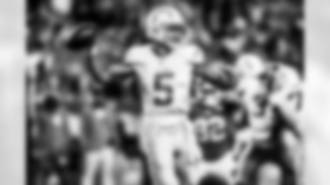 Take a look back at the Chargers Week 18 matchup with the Broncos in monochrome.