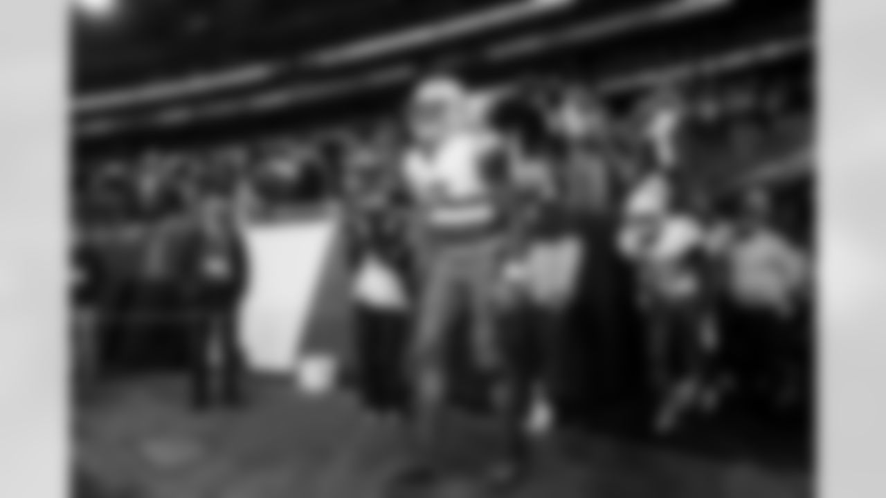 LB Daiyan Henley (0)